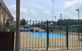 Collins Inn & Suites